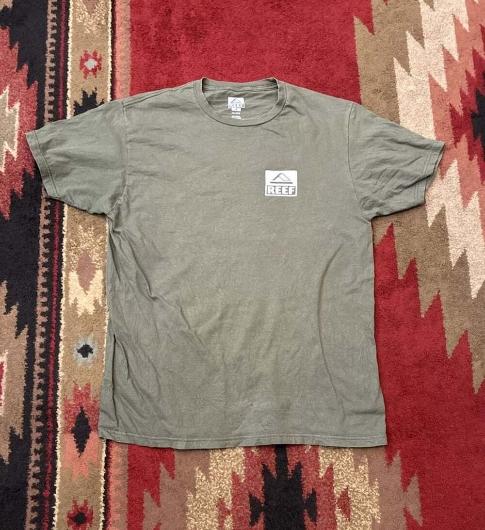 Reef Men's Green Graphic T-Shirt Size L Since 1984 Camo Logo Crewneck